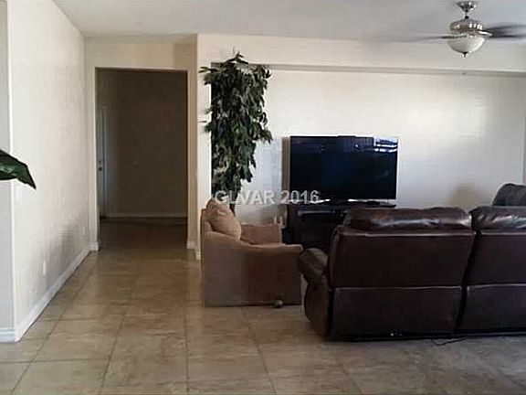 3rd image of 7041 Bocaire Dr