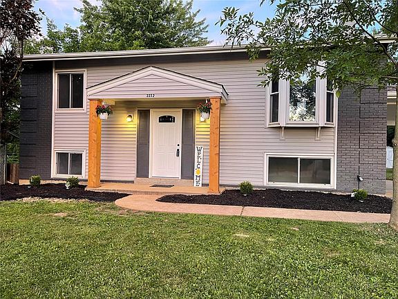 4th image of 2232 Westglen Park Dr