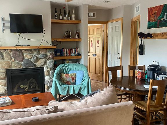 4th image of 1012 8th St SE #201