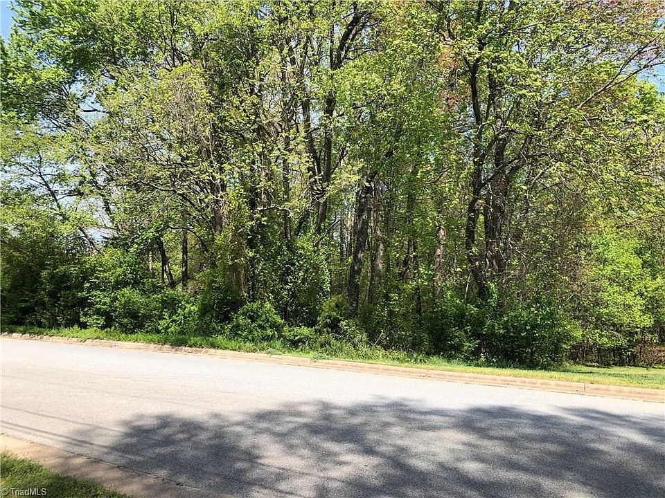 1st image of 736 Lake Dr