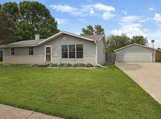 5813 67th St, Kenosha, WI 53142