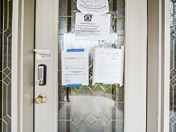 5th image of 10737 Perry Dr N