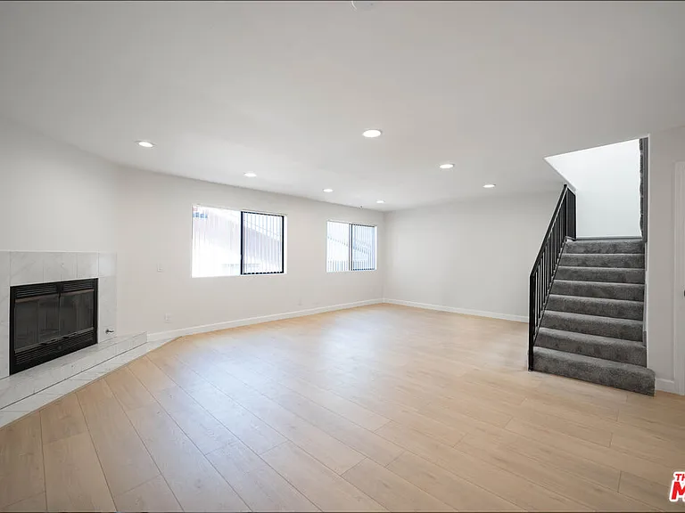 5327 Lexington Ave #B — Photo 9