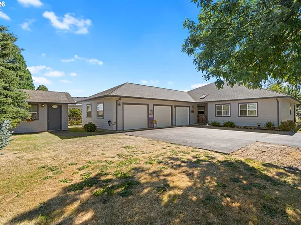 160 Spear Ln, Yoncalla, OR 97499