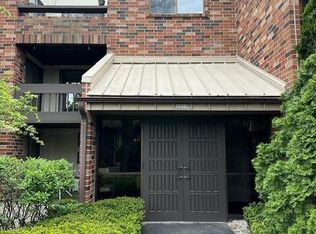 2200 W Good Hope Rd UNIT 118, Glendale, WI 53209