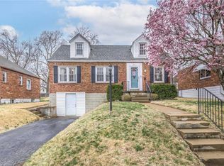 8701 Charlton Ln, Saint Louis, MO 63123