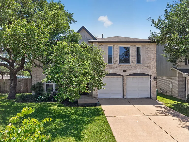 2712 Buckeye Trl — Photo 35