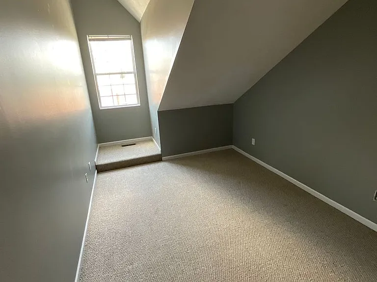 125 N Washington St — Photo 66