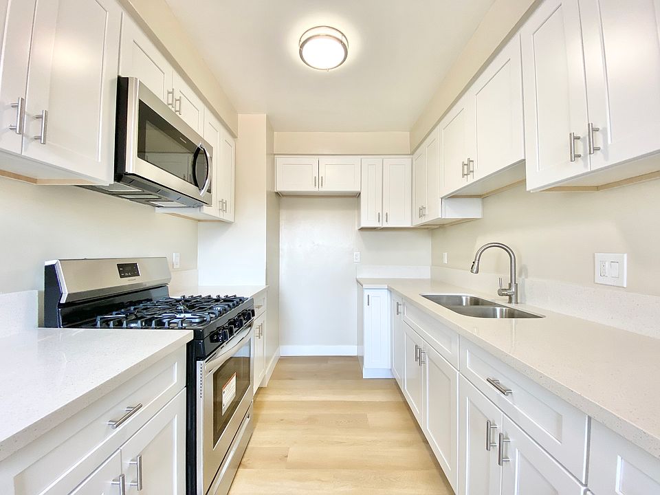 1st image of 4024 W 135th St
