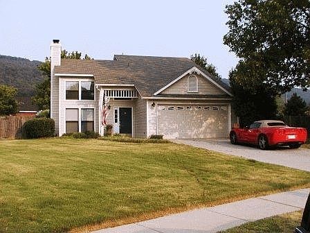 2 car garage, with automatic opener