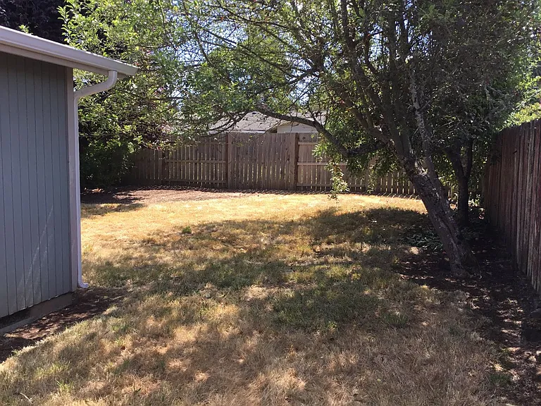 334 Foxglove Ave — Photo 21