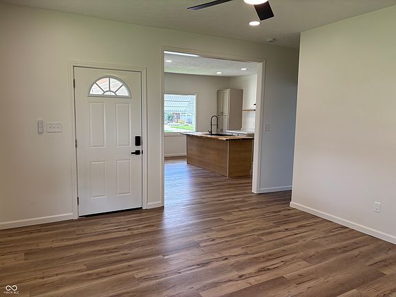 5th image of 307 N Main St