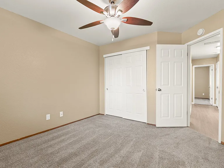 Redwood Cove Apartments — Photo 26