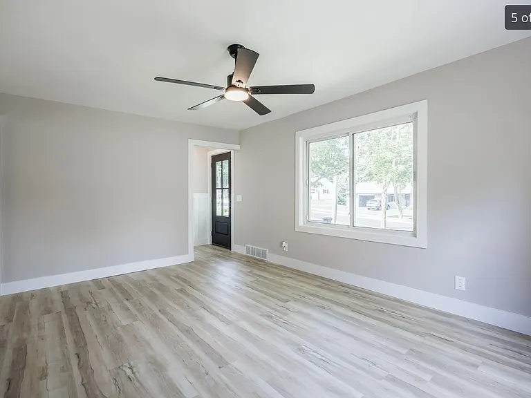 35 Briggs Ave — Photo 8