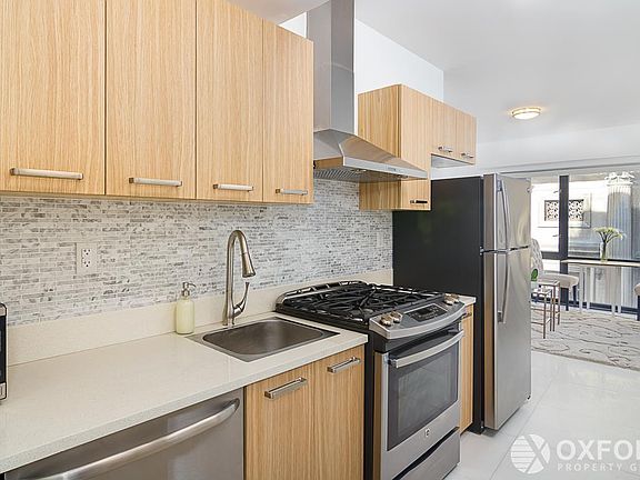 5th image of 227 Grand St #7F
