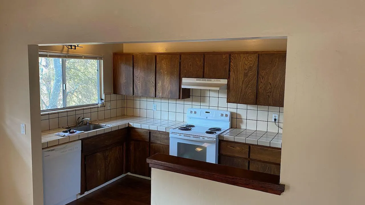 2 bed, 1200 sqft, $3,400 — Photo 2