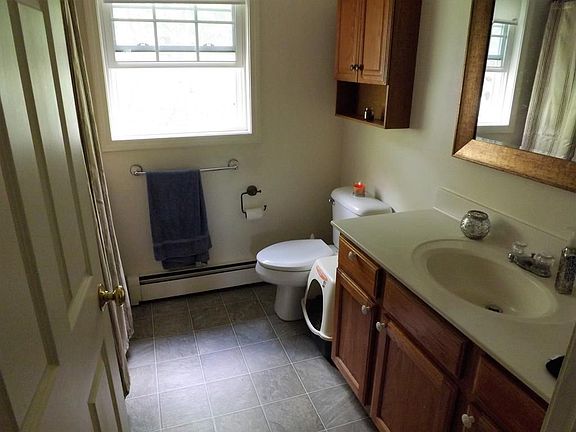3rd image of 14 Litchfield St
