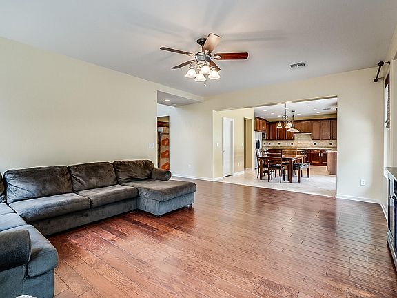 4th image of 764 W Camino Tunera