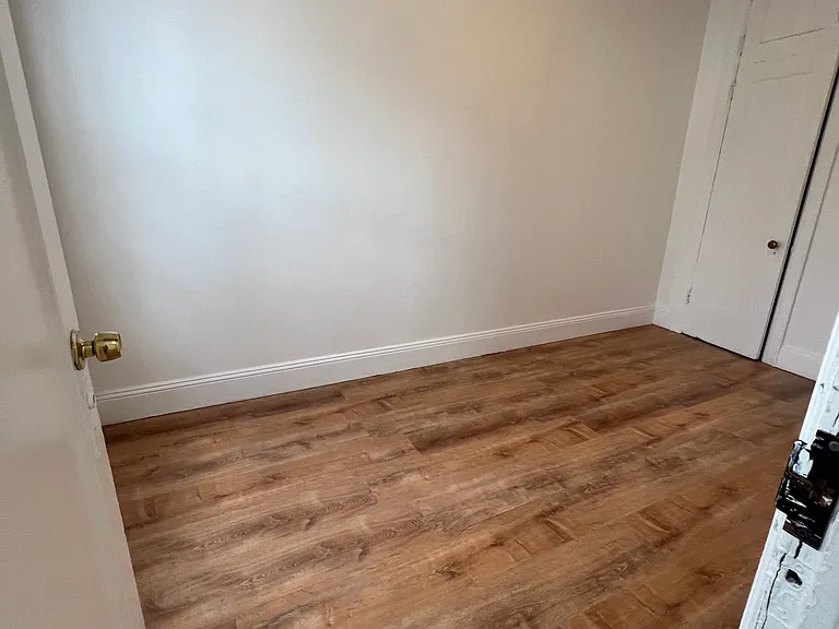 339 Grove St #4 — Photo 6