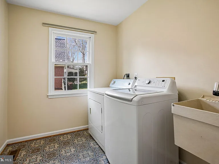 6604 Tina Ln — Photo 14