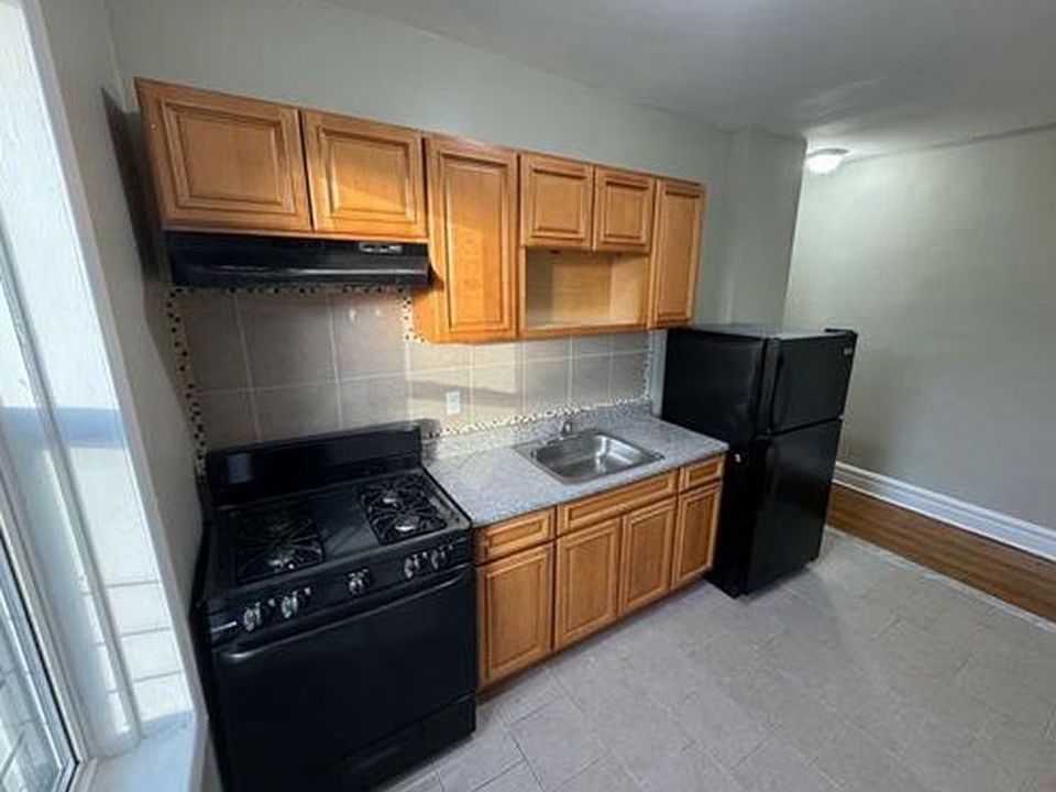 1st image of 196 Roseville Ave APT 2