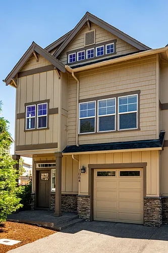 1064 SE Leonel Ln Photo 1