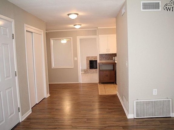 5th image of 4621 Stanford Ave