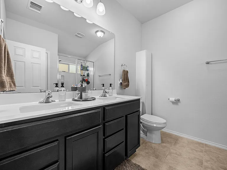 8402 Pleasant Trail Dr — Photo 19