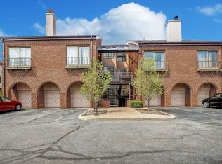 8 Millay Ct, Teaneck, NJ 07666
