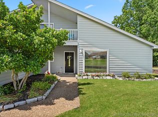 201 Clear Ridge Ct, Bartlesville, OK 74006