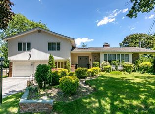 317 Riviera Dr S, Massapequa, NY