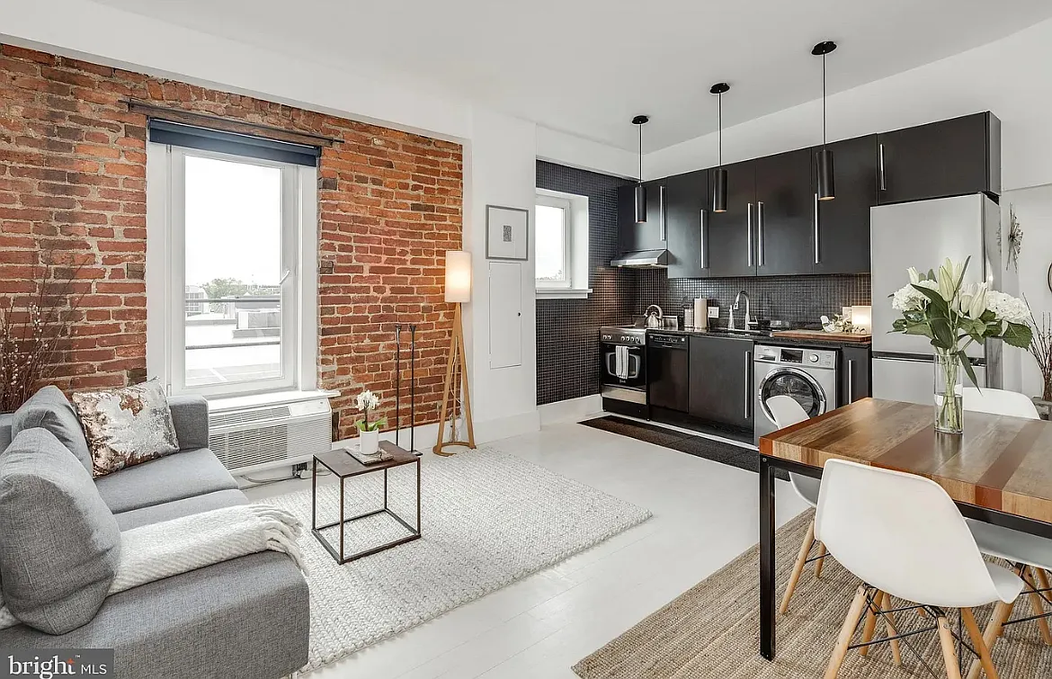1 bed, 450 sqft, $2,300 — Photo 2