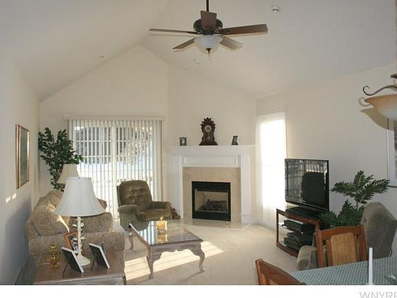 4th image of 215 Bering Ave