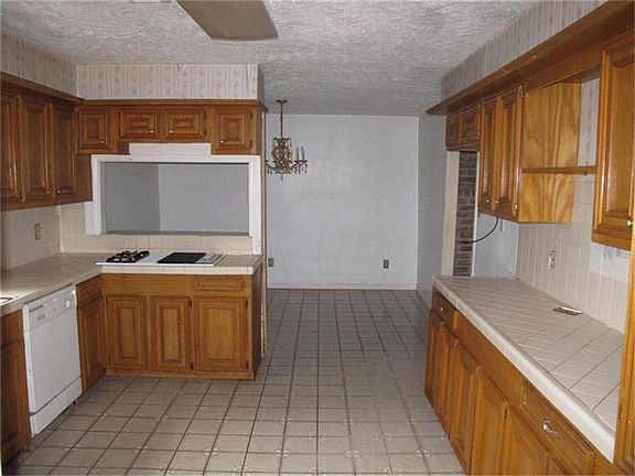 4th image of 10011 Valley Lake Dr
