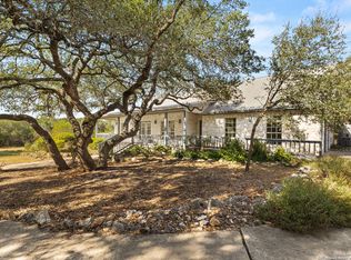 28524 Oak Creek Dr, New Braunfels, TX 78132