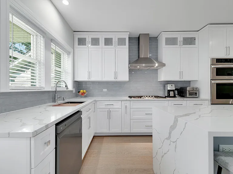 1205 Curtiss St — Photo 16