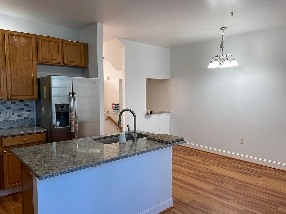 Breakfast area in kitchen