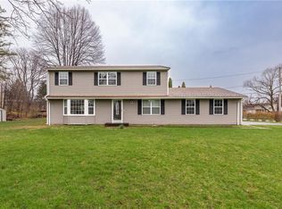16 Buckwheat Dr, Fairport, NY 14450