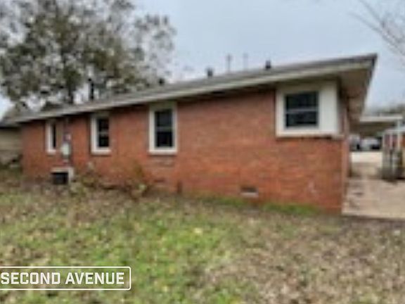 2nd image of 1633 NE 47th St