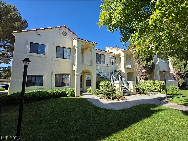 4865 S Torrey Pines Dr #106 — Photo 3