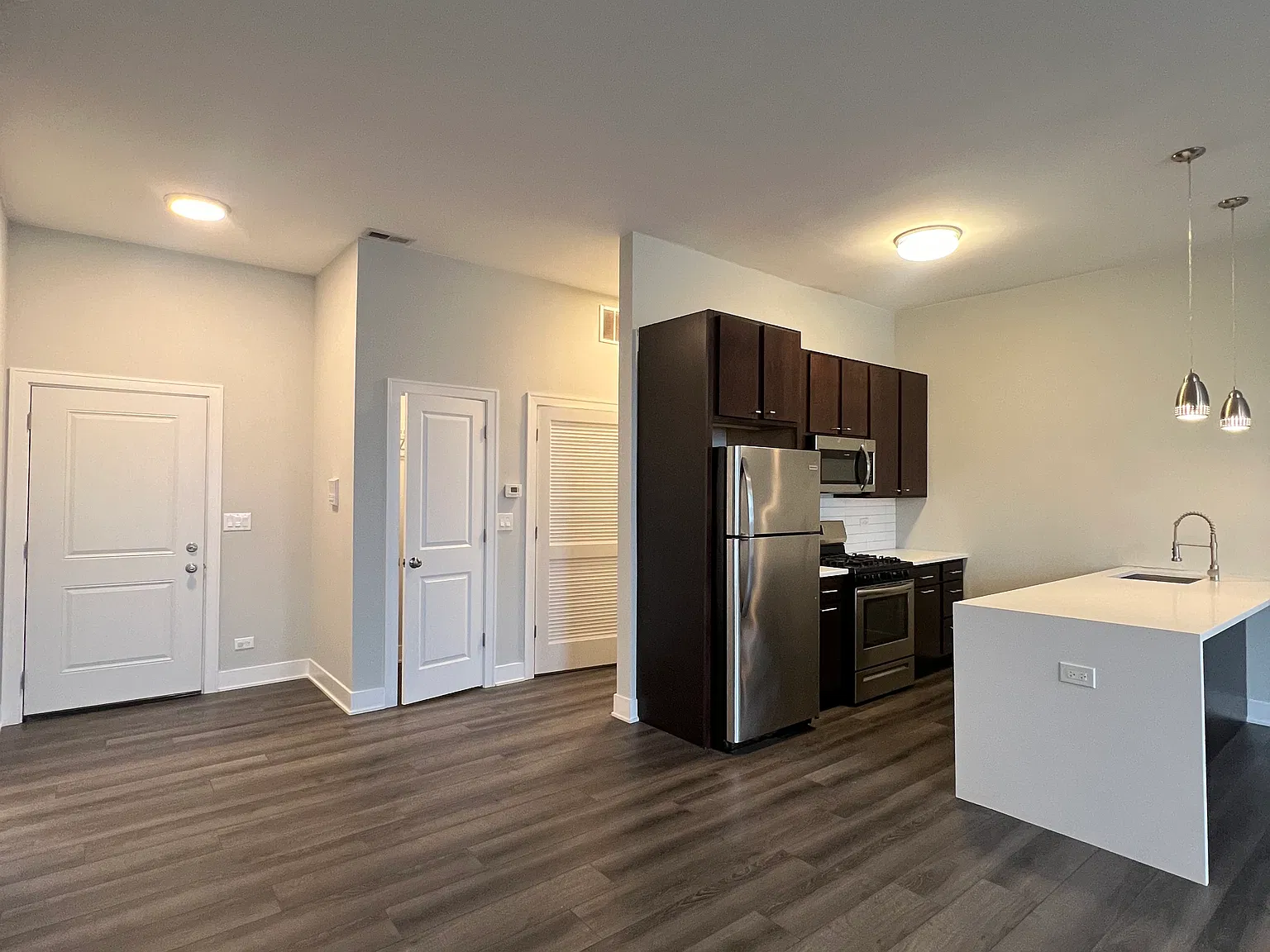 2 bed, $2,595 — Photo 2