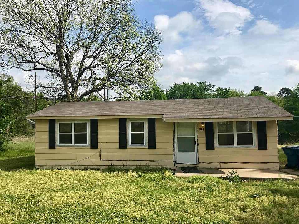 1st image of 901 E Tyler Ave