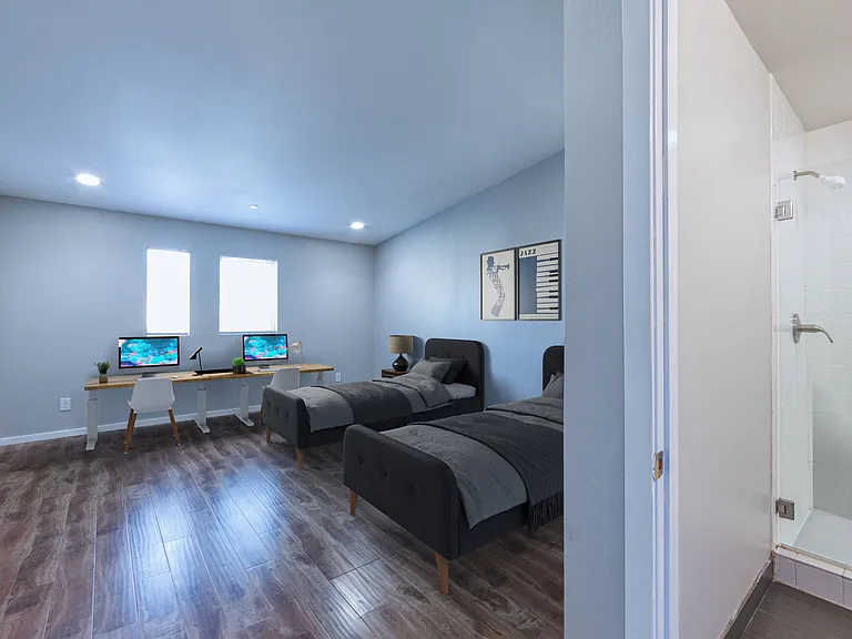 1168 W 36th Pl — Photo 21