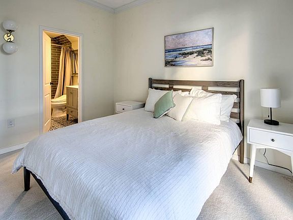 4th image of 1530 Key Blvd #1315
