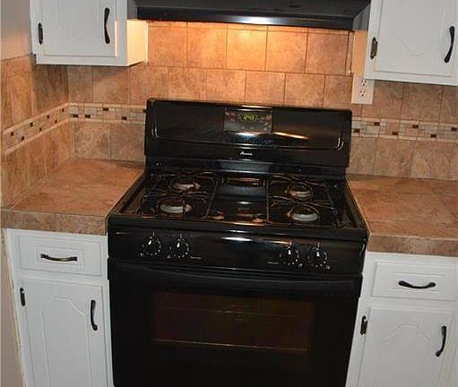4 yr old gas stove