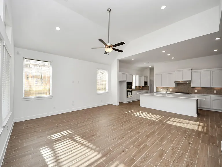 25026 Midnight Willow — Photo 21