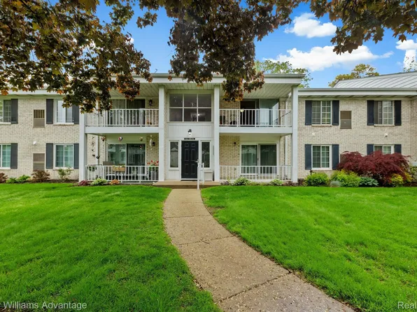 35980 Ann Arbor Trl, Livonia, MI 48150