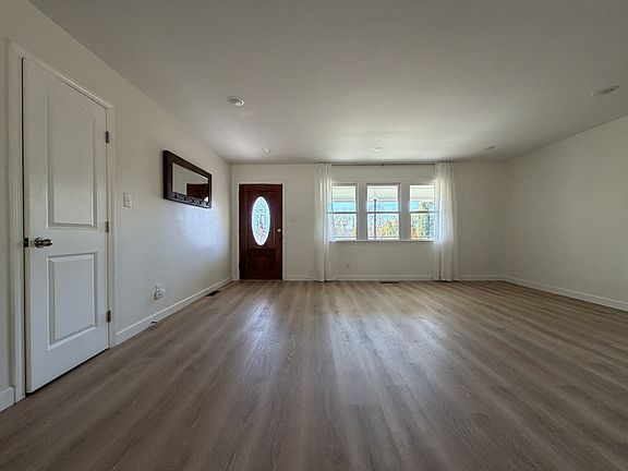 4th image of 214 W Union St