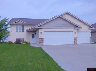 108 Timberwolf Ct, Mankato, MN 56001