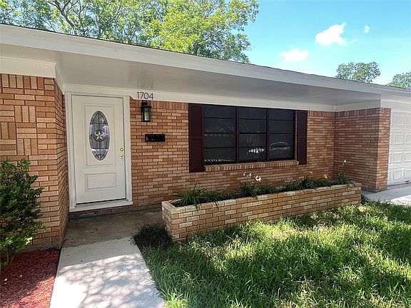 5th image of 1704 Richardson Ln